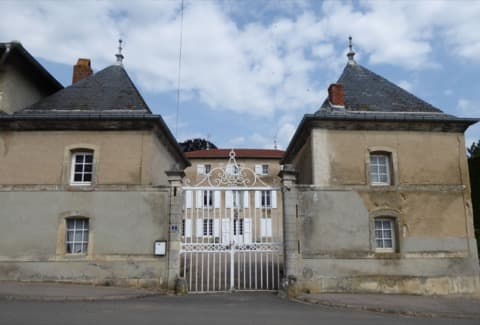 Couvreur Bey-sur-Seille